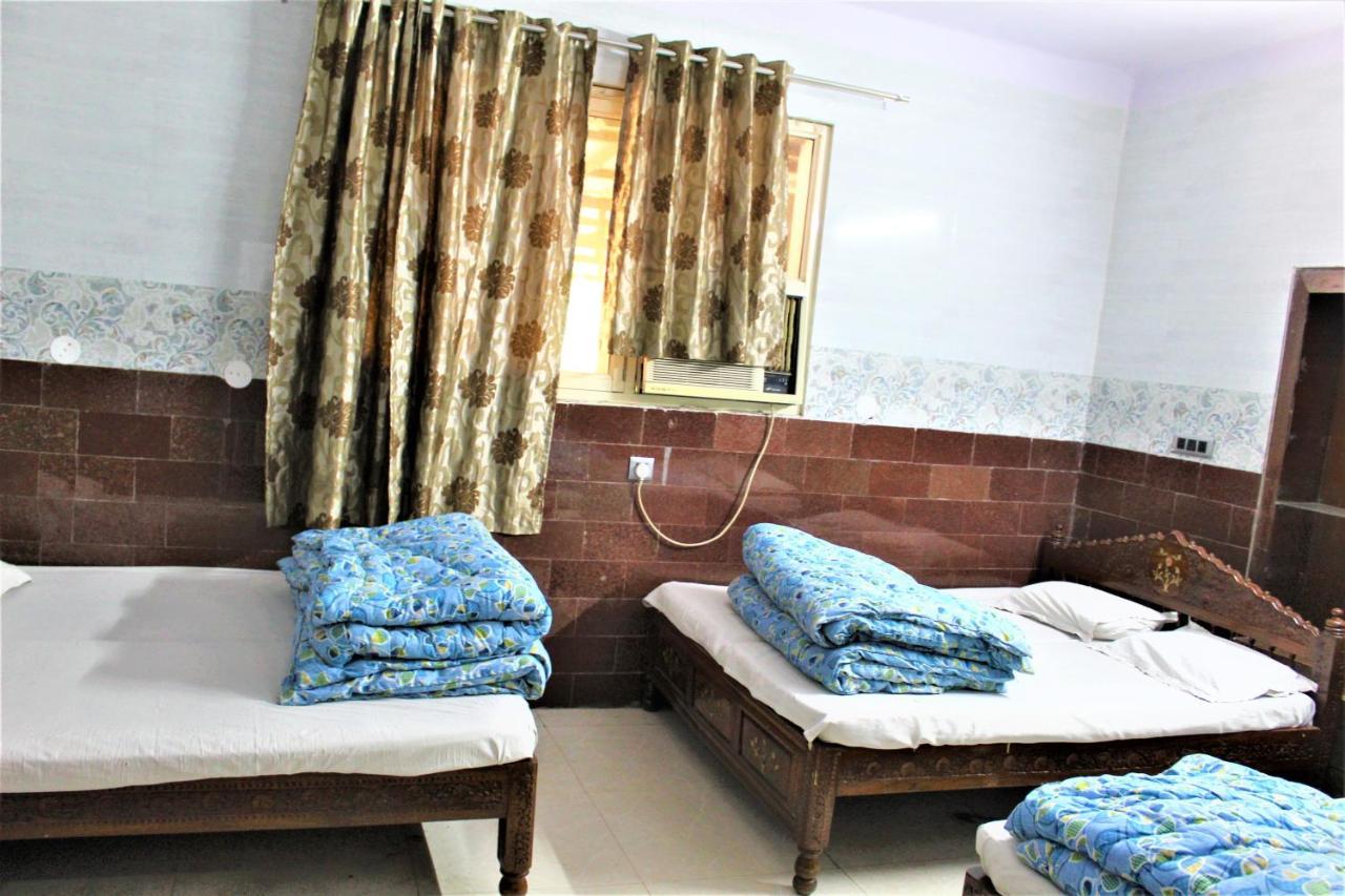 Central Guest House , Walk In Dargah & Markaz ニューデリー エクステリア 写真