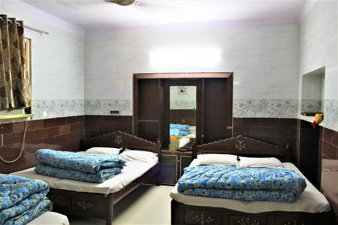 Central Guest House , Walk In Dargah & Markaz ニューデリー エクステリア 写真